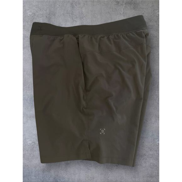 Lululemon Relaxed Fit Pull On Shorts 7" Light Woven Lined Black Men’s Sz M - Picture 4 of 9